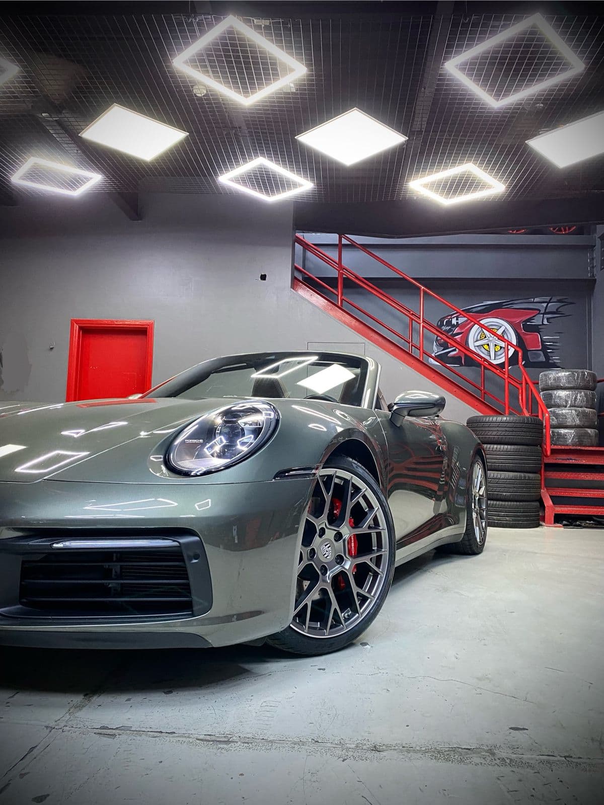 Porsche Low
